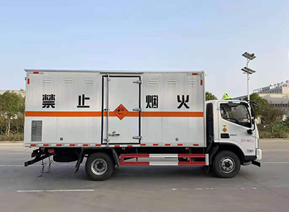 罗山爆破器材运输车