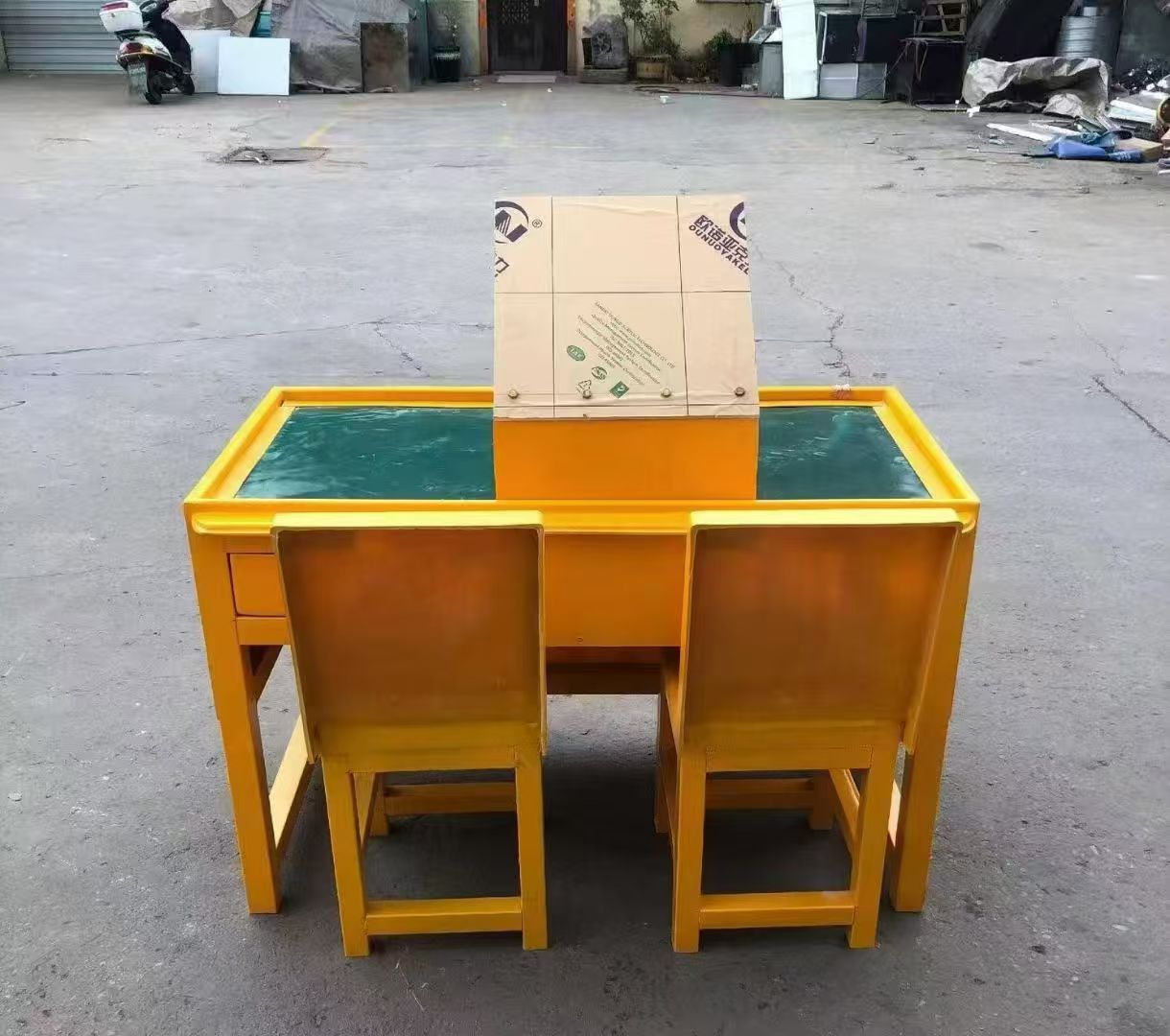 罗山防静电导通桌井下煤矿火工品发放桌：危险品流转的安全守护者